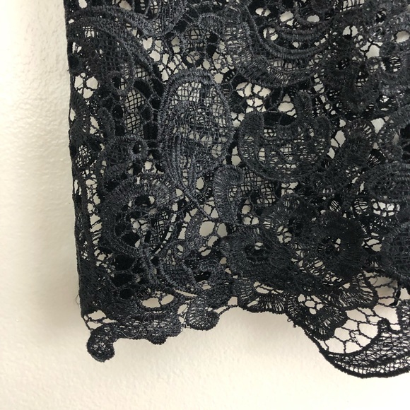Bisou Bisou | NWT Short Sleeved Lace Top - Picture 3 of 5